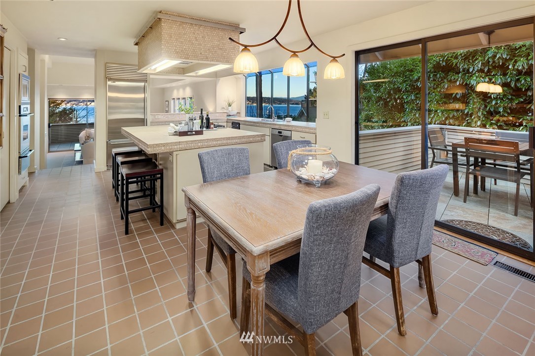 6677 Northeast Windermere Road Seattle, WA 98115 - Photo 6 of 25