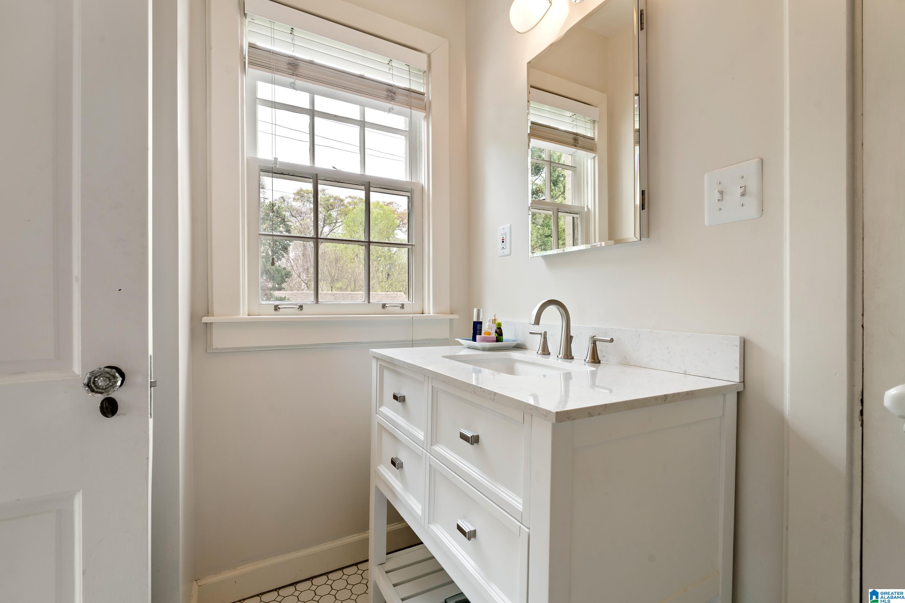 3042 Salisbury Road Birmingham, AL 35213 - Photo 36 of 59