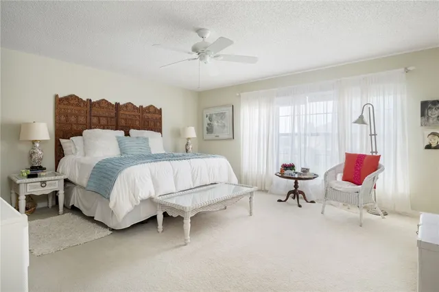 $8,000 | 300 Harbour Drive, Unit 201E, Vero Beach, FL 32963