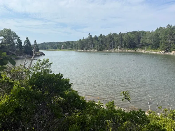 $600,000 | 6-60 Round The Island Road, Vinalhaven, ME 04863