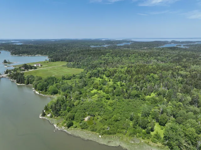 $600,000 | 6-60 Round The Island Road, Vinalhaven, ME 04863