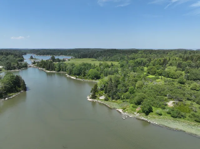 $600,000 | 6-60 Round The Island Road, Vinalhaven, ME 04863