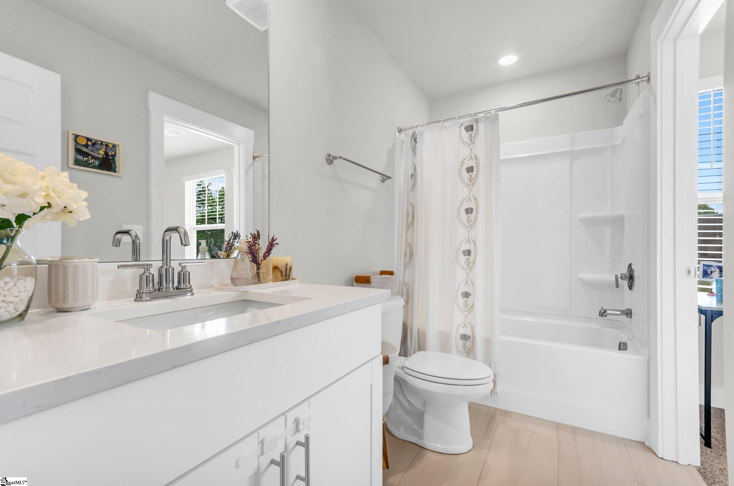 19 Centimeters Drive Mauldin, SC 29662 - Photo 3 of 35