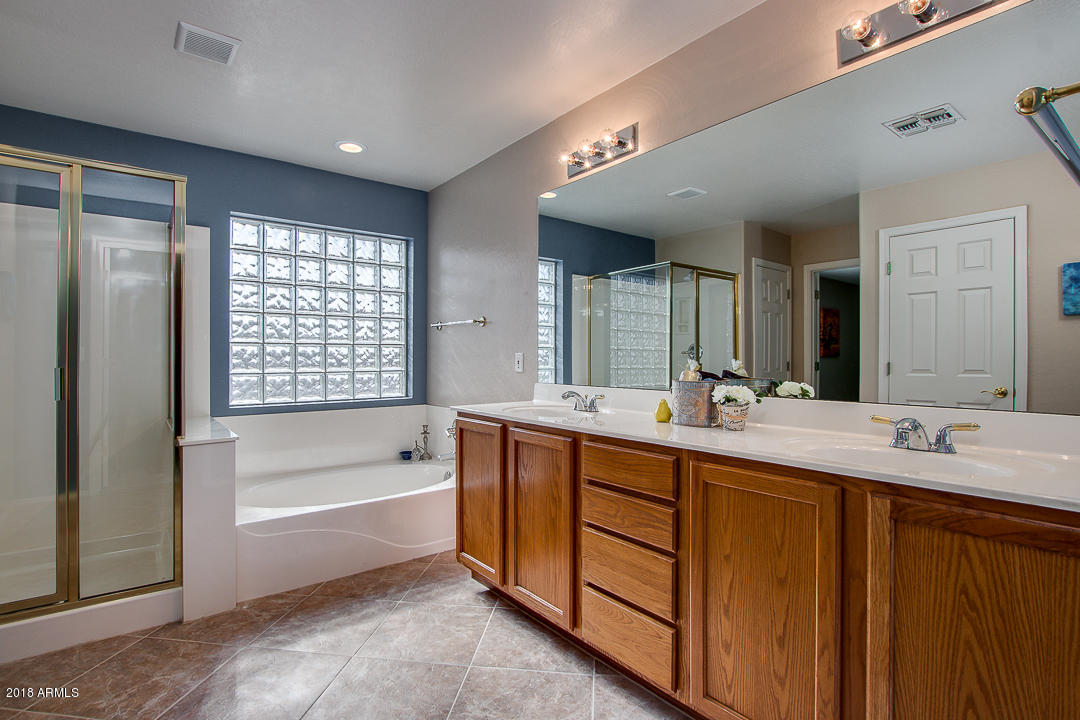 4506 East Decatur Street Mesa, AZ 85205 - Photo 12 of 24 Master Bathroom