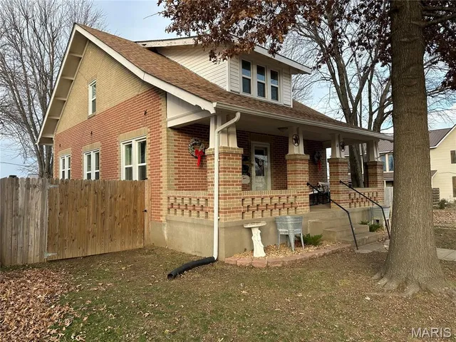 $259,900 | 107 East Madison Avenue, Owensville, MO 65066