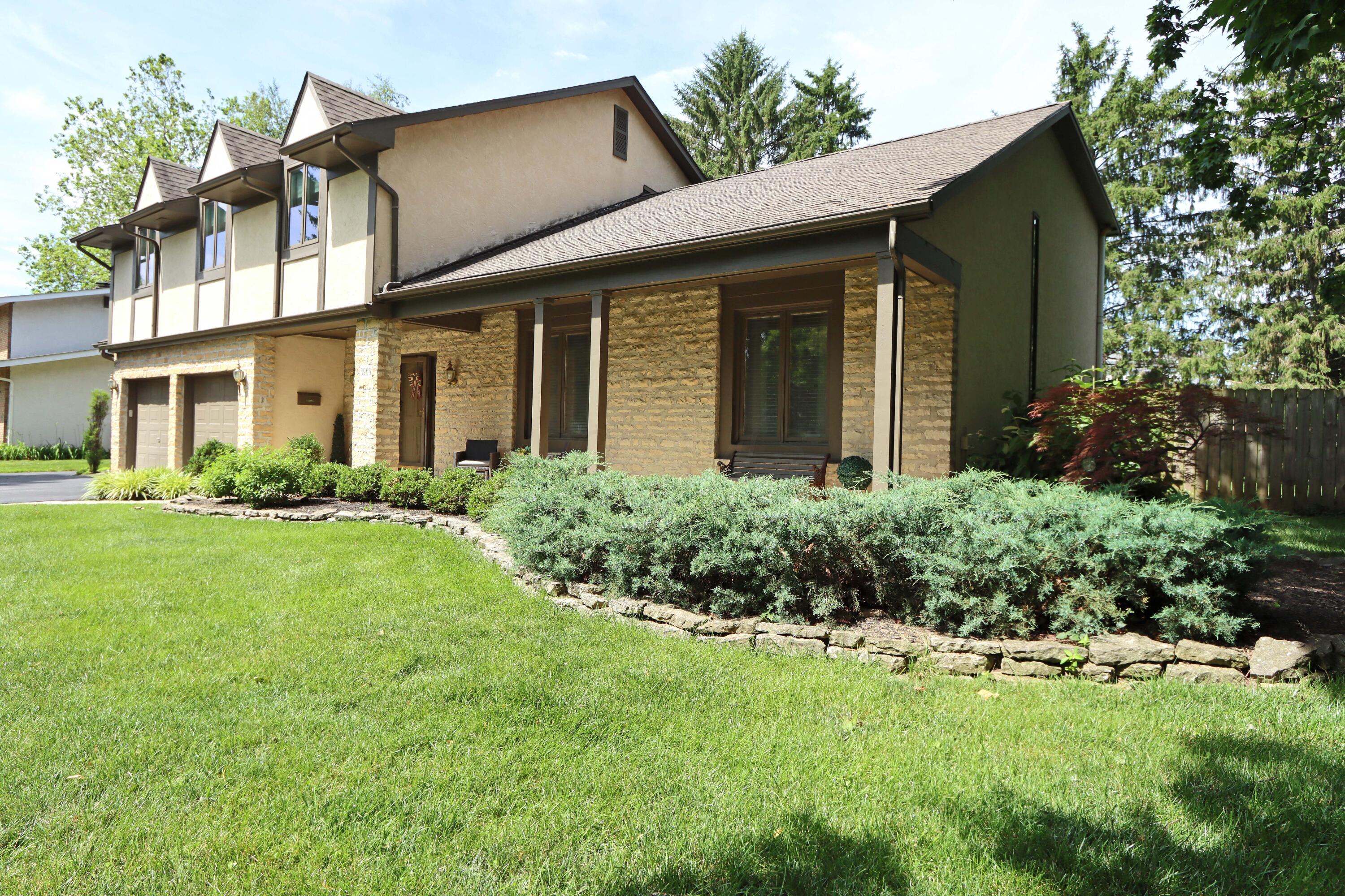 3969 Newhall Road Upper Arlington, OH 43220 - Photo 6 of 82 Tudor style house with full front porch with sitting area
