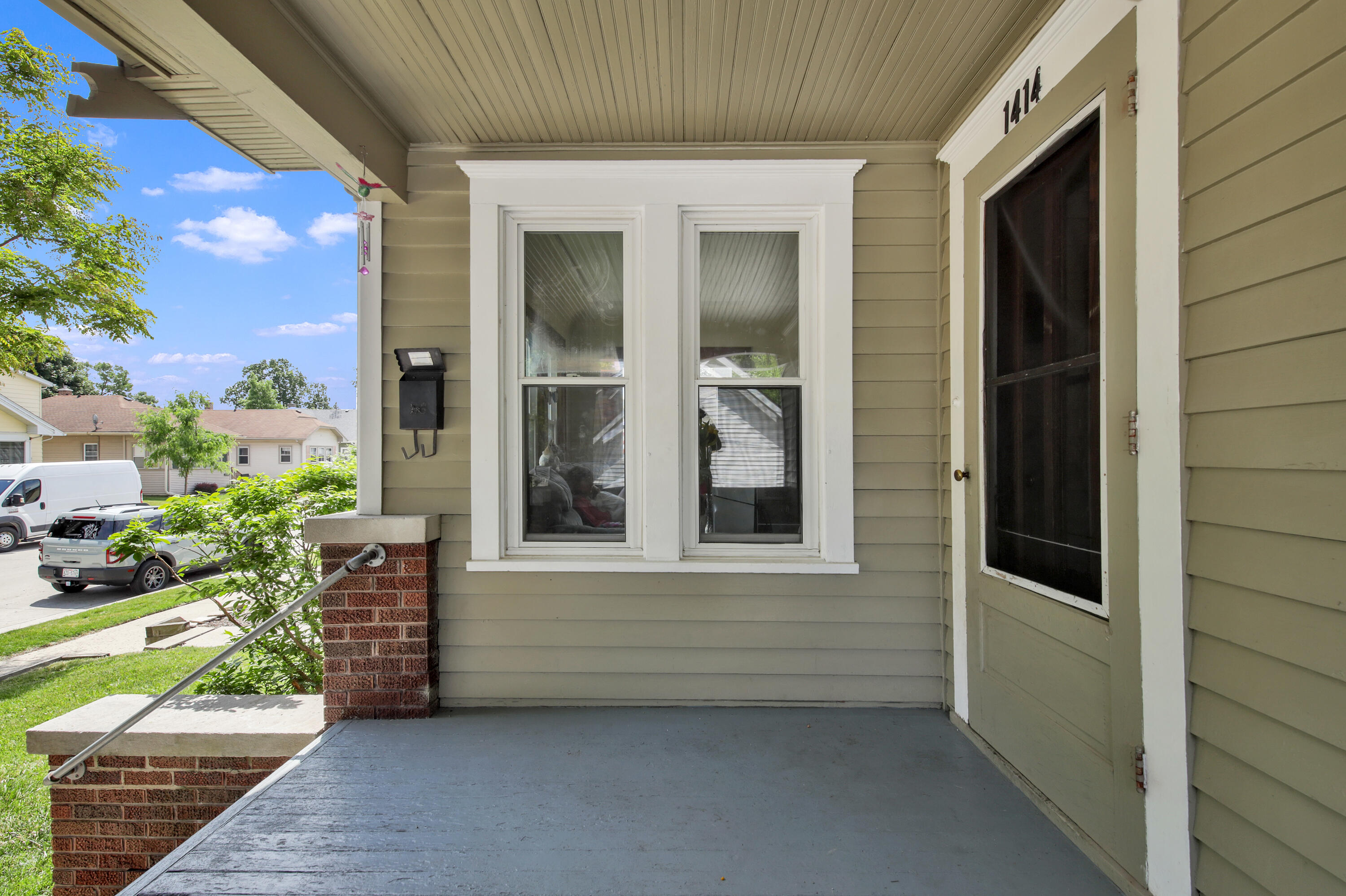 1414 West Lawn Avenue, Unit 1416 Racine, WI 53405 - Photo 3 of 29 1414 w lawn ave-3