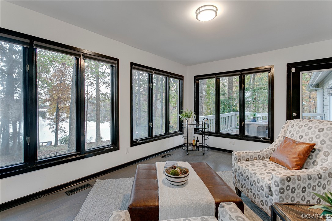 5623 Promontory Pointe Road Midlothian, VA 23112 - Photo 17 of 50 View of sunroom / solarium