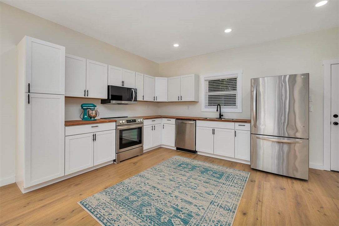 608 Q Street Brunswick, GA 31520 - Photo 3 of 28