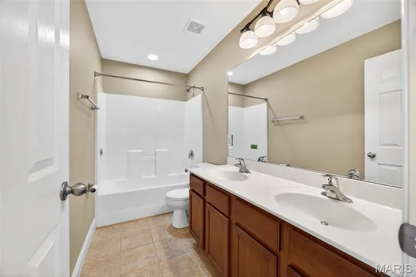 $469,900 | 1304 Forest Way Drive, Wentzville, MO 63385