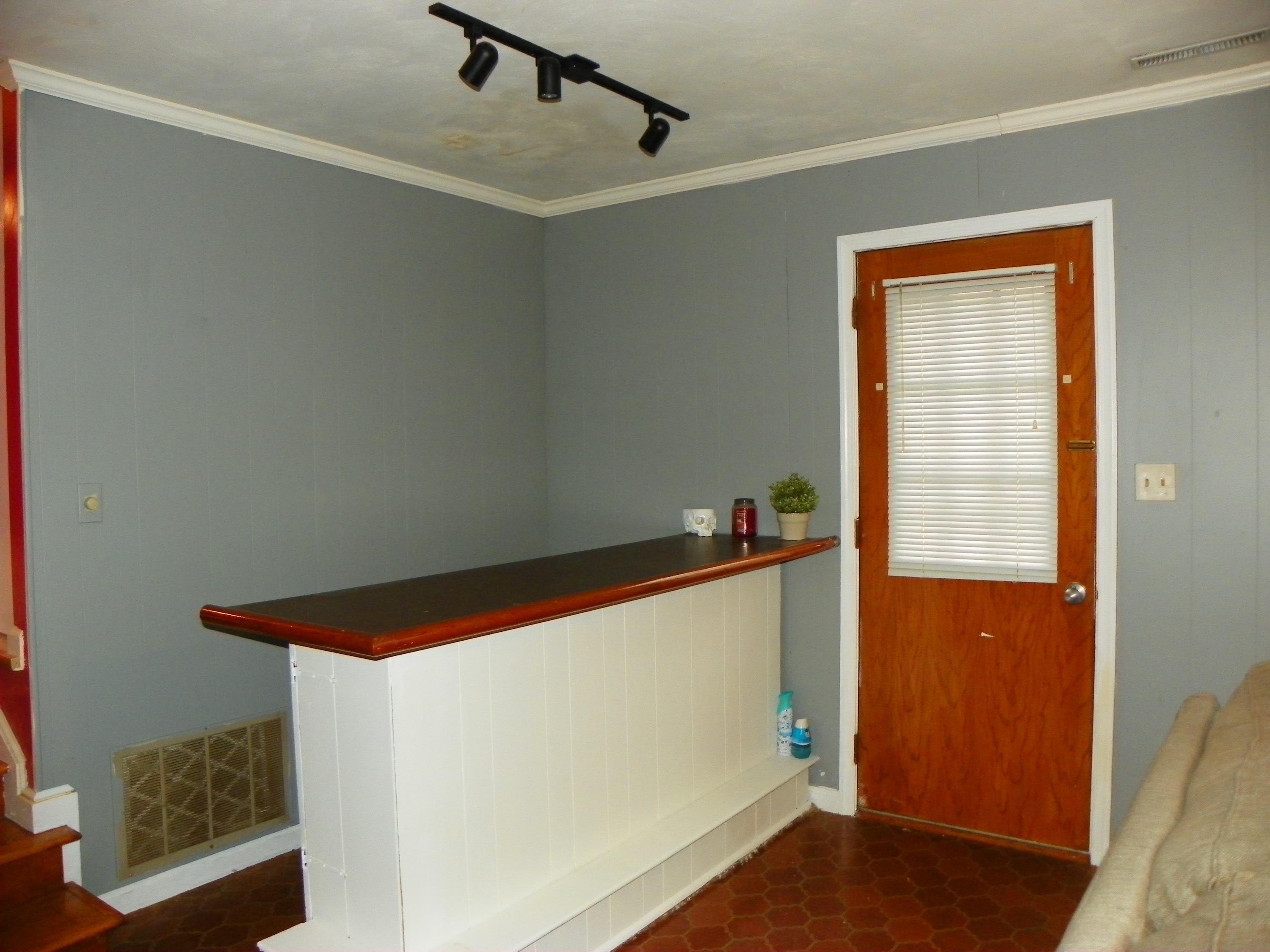 3031 Northside Road Roanoke, VA 24019 - Photo 12 of 20 Bar in Family Room