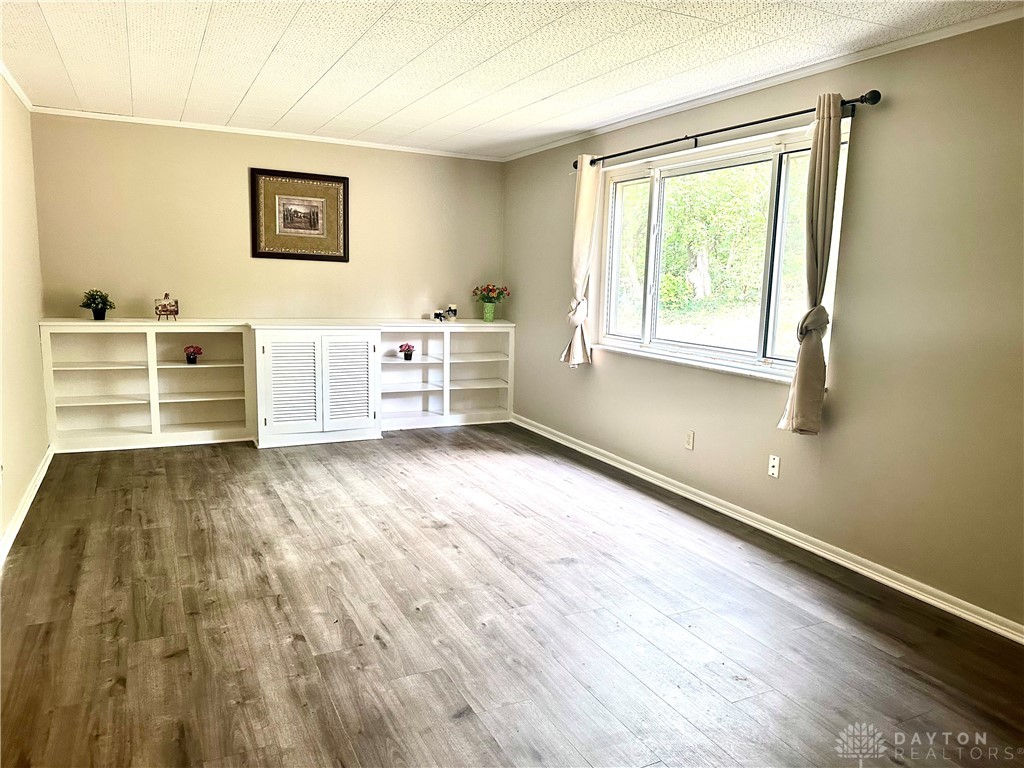 194 Brookmount Road Dayton, OH 45429 - Photo 20 of 50 large family room with built-in shelving