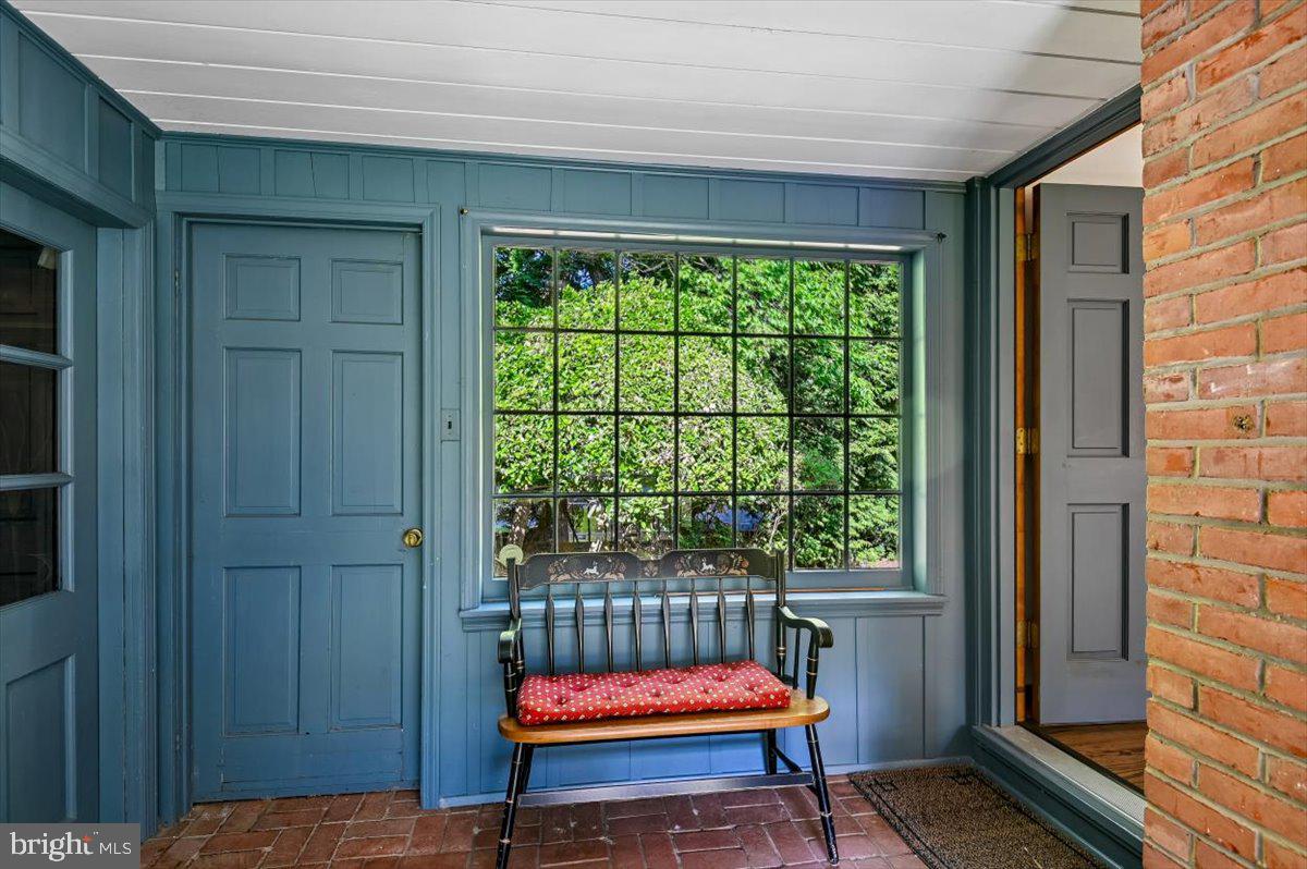 7808 Ruxwood Road Baltimore, MD 21204 - Photo 20 of 25 Breezeway/mudroom from garage