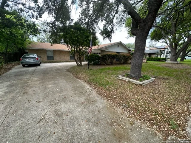 $1,300 | 6818 Horwich, San Antonio, TX 78239