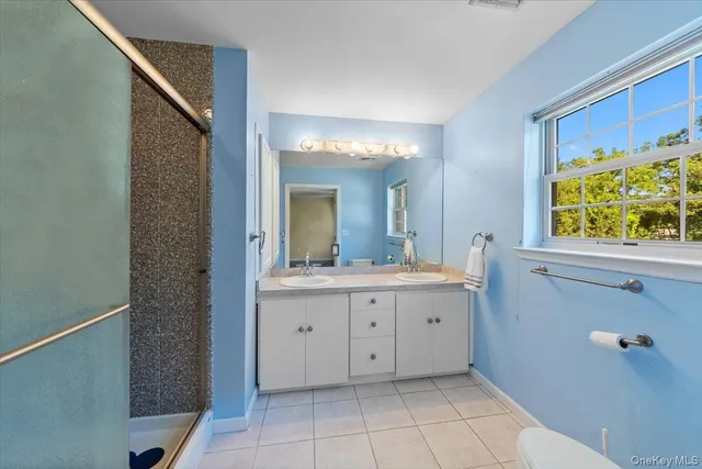 $999,000 | 70 Oak Pond Lane, Mahopac, NY 10541