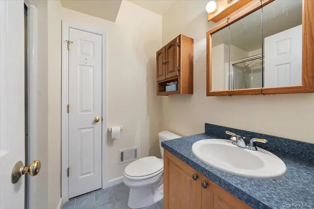 $999,000 | 70 Oak Pond Lane, Mahopac, NY 10541