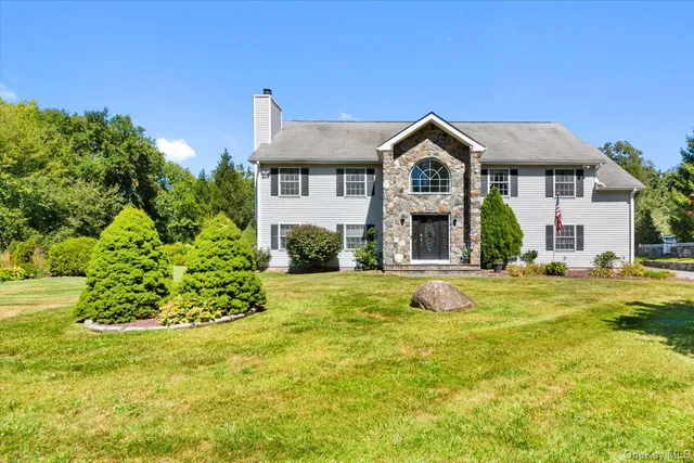 $999,000 | 70 Oak Pond Lane, Mahopac, NY 10541