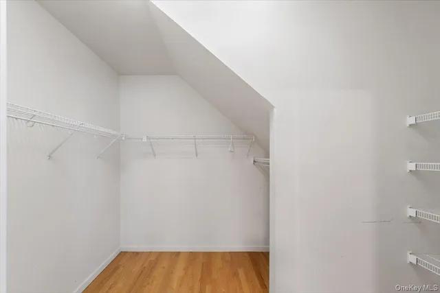 $999,000 | 70 Oak Pond Lane, Mahopac, NY 10541