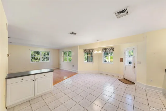 $999,000 | 70 Oak Pond Lane, Mahopac, NY 10541