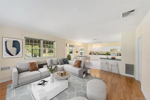 $999,000 | 70 Oak Pond Lane, Mahopac, NY 10541