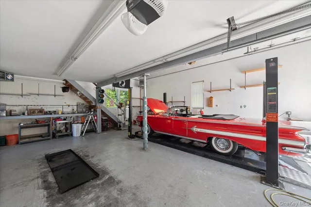 $999,000 | 70 Oak Pond Lane, Mahopac, NY 10541