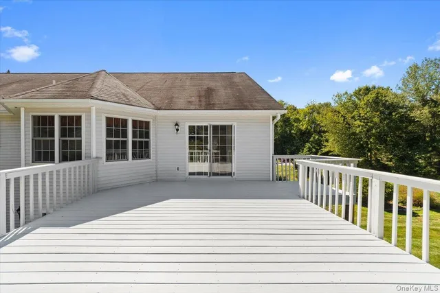 $999,000 | 70 Oak Pond Lane, Mahopac, NY 10541