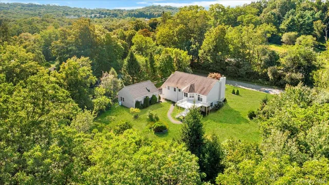 $999,000 | 70 Oak Pond Lane, Mahopac, NY 10541