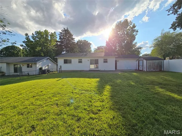 $165,000 | 12136 La Padera Lane, Florissant, MO 63033