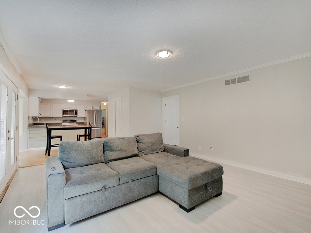 847 Claridge Court Indianapolis, IN 46260 - Photo 11 of 32