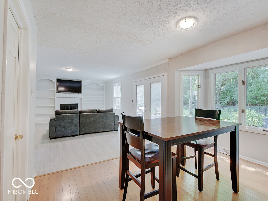 847 Claridge Court Indianapolis, IN 46260 - Photo 14 of 32