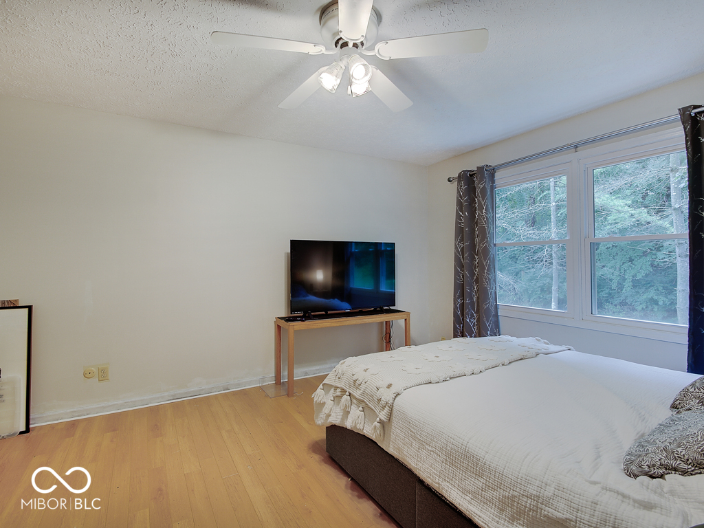 847 Claridge Court Indianapolis, IN 46260 - Photo 17 of 32