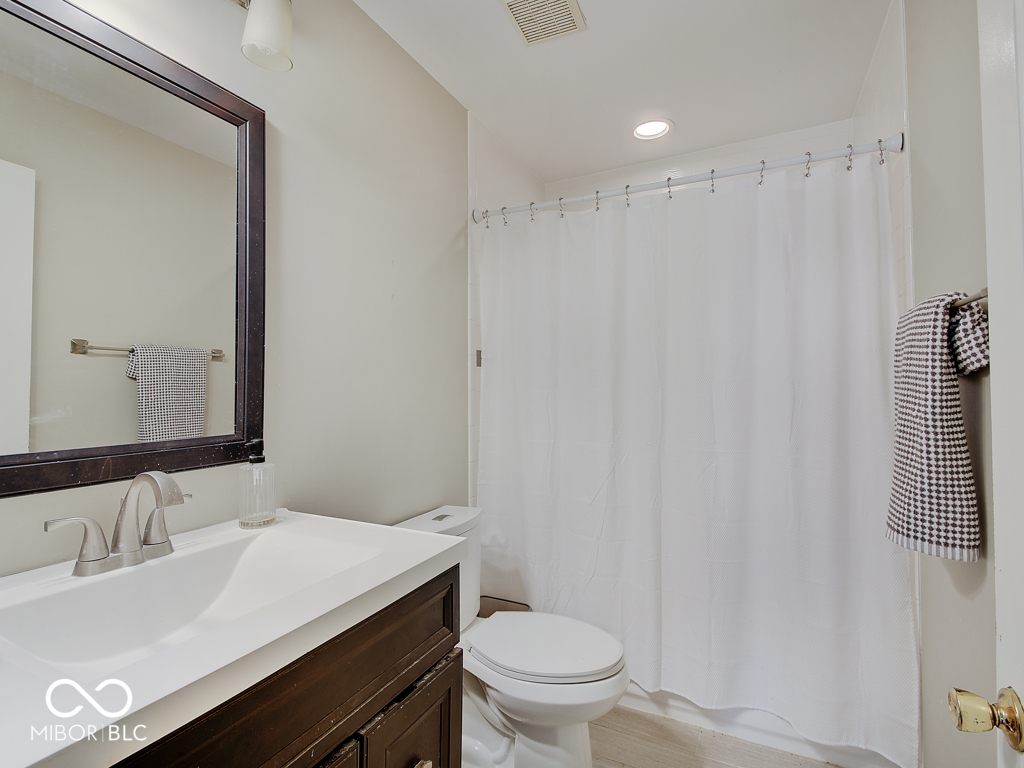 847 Claridge Court Indianapolis, IN 46260 - Photo 20 of 32