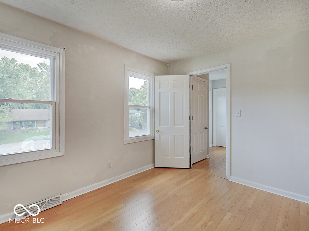 847 Claridge Court Indianapolis, IN 46260 - Photo 24 of 32