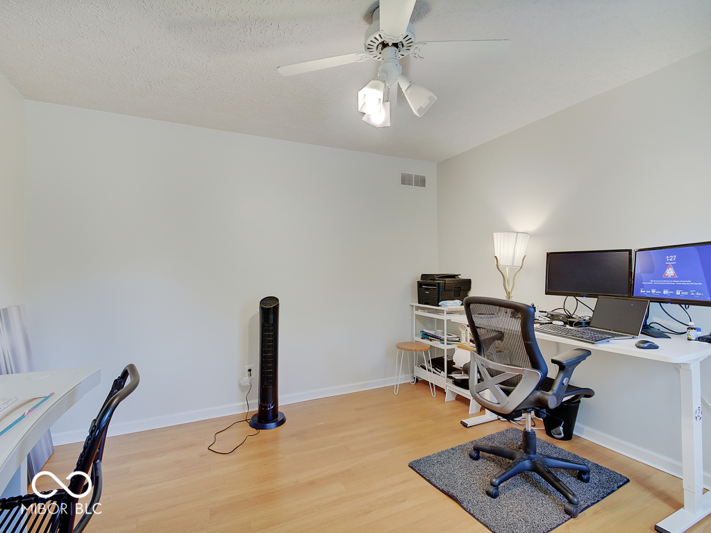 847 Claridge Court Indianapolis, IN 46260 - Photo 27 of 32