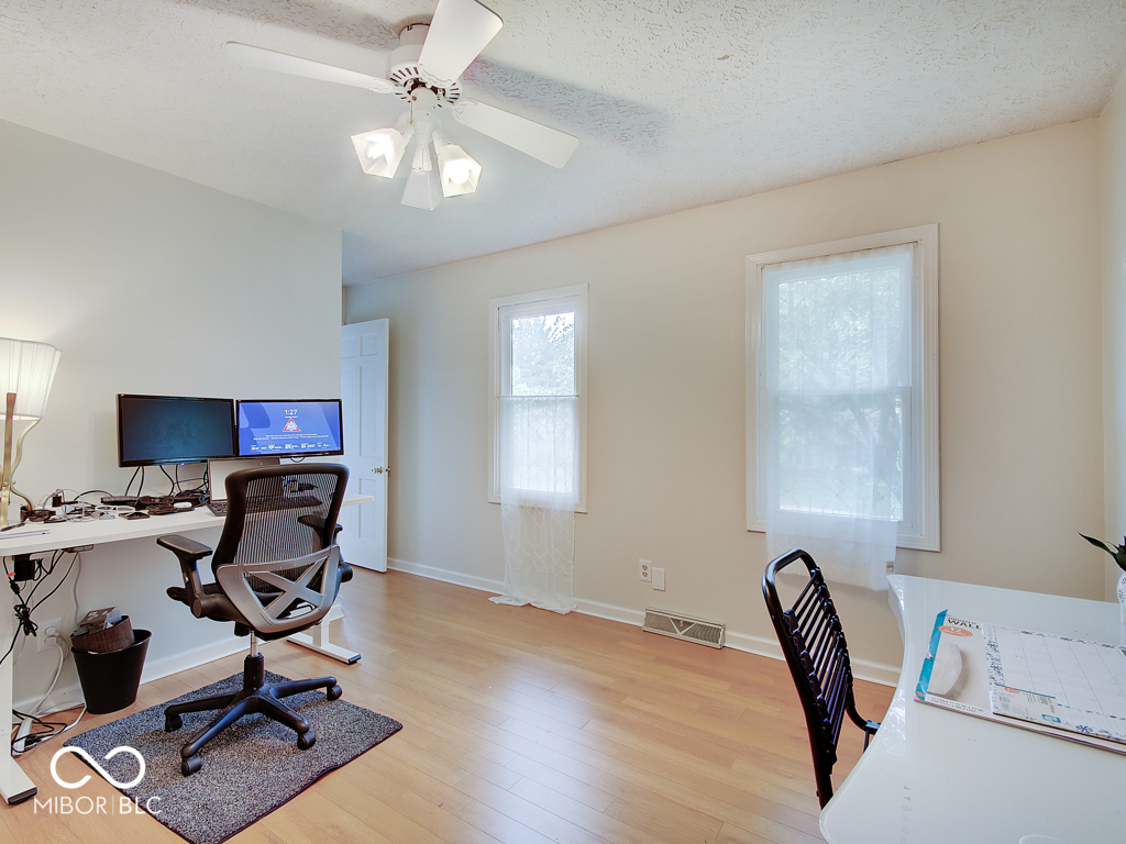 847 Claridge Court Indianapolis, IN 46260 - Photo 28 of 32