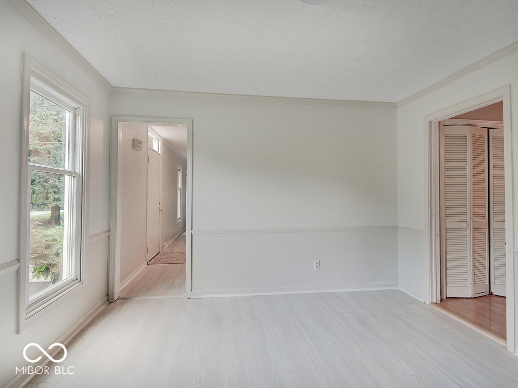 847 Claridge Court Indianapolis, IN 46260 - Photo 8 of 32