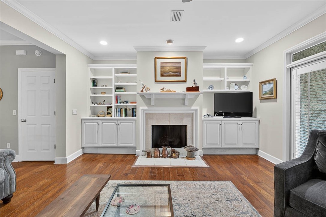 1405 Plantation Point Drive St. Simons Island, GA 31522 - Photo 10 of 34