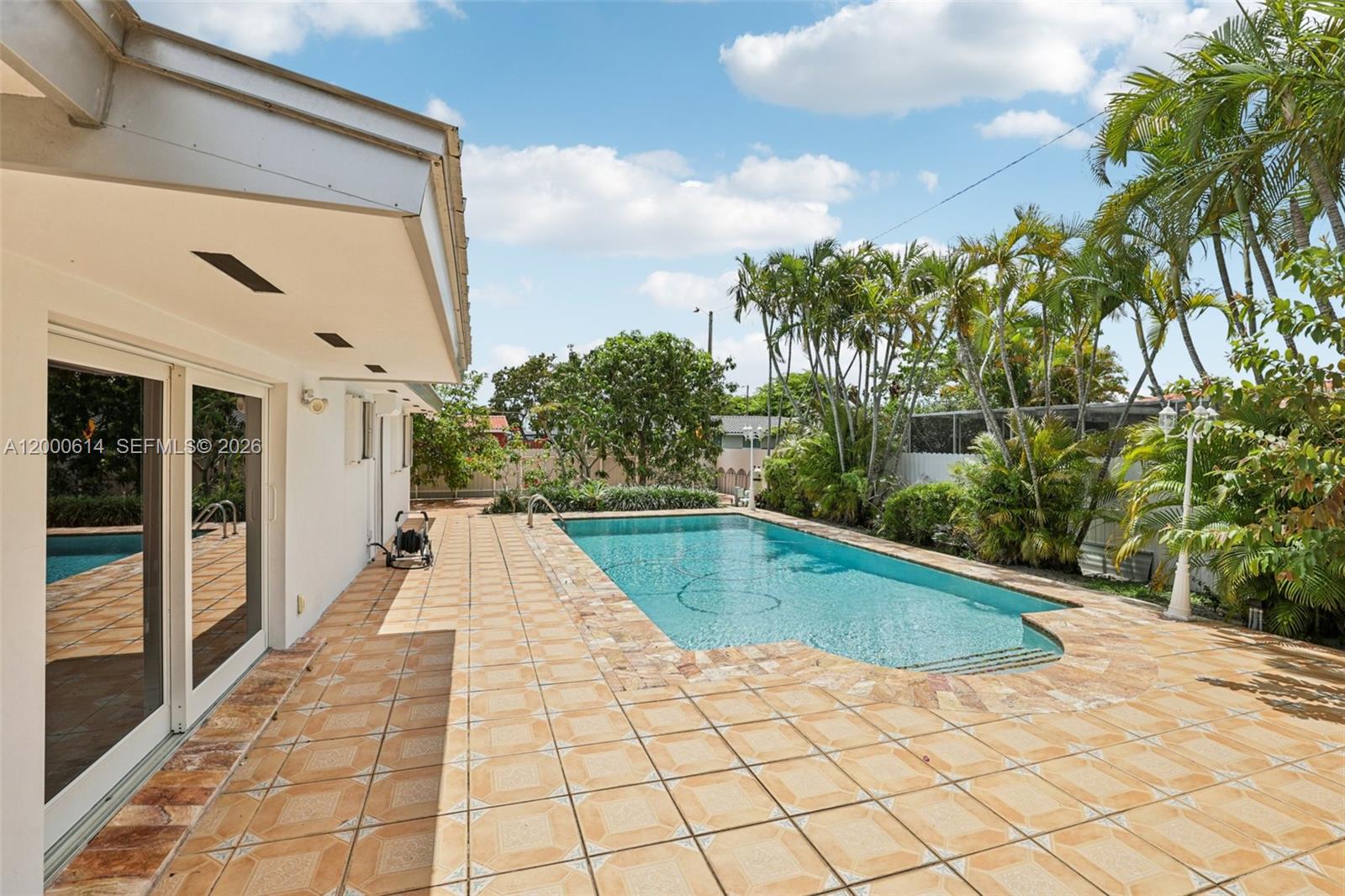 1900 Southwest 87th Court Miami, FL 33165 - Photo 21 of 25