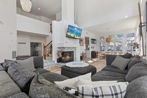 $1,649,000 | 410 De Anza Court, Oceanside, CA 92057