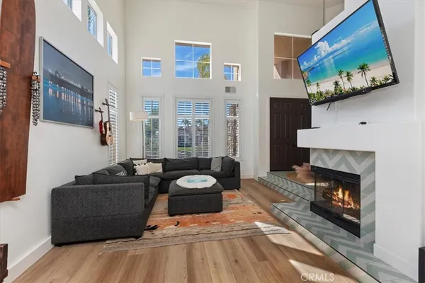 $1,649,000 | 410 De Anza Court, Oceanside, CA 92057