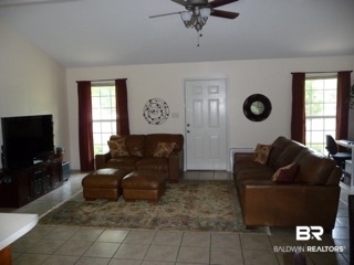 16365 Danne Road Fairhope, AL 36532 - Photo 4 of 12 Living Room