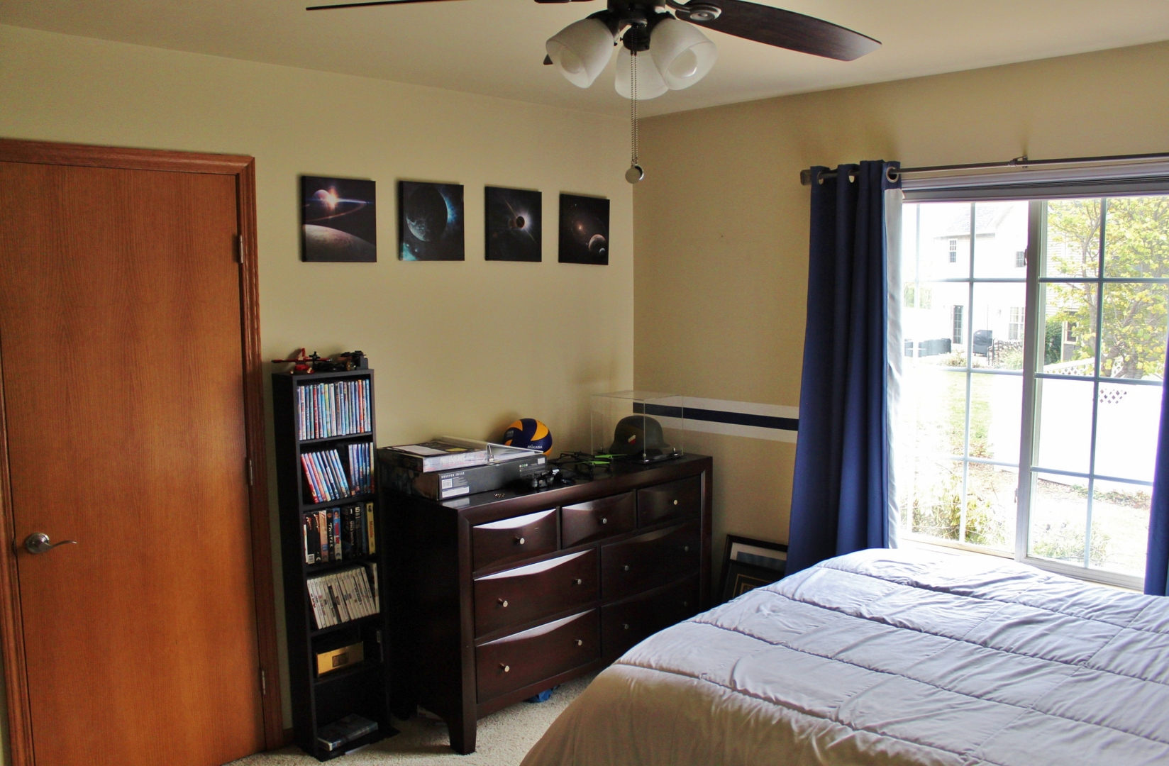 1445 Scott Circle Morris, IL 60450 - Photo 19 of 31 a bedroom with a bed and a window