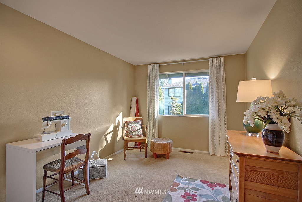 18202 152nd Avenue Southeast Renton, WA 98058 - Photo 12 of 21 Gallery Image 12