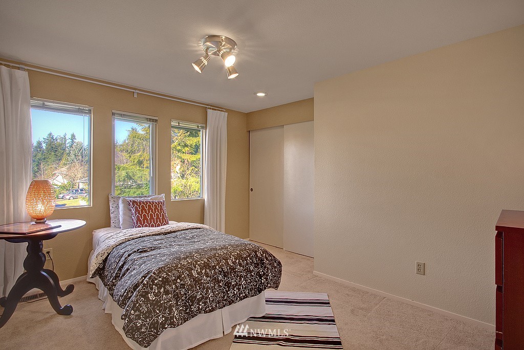 18202 152nd Avenue Southeast Renton, WA 98058 - Photo 15 of 21 Gallery Image 15