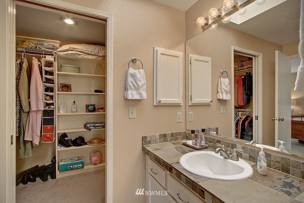 18202 152nd Avenue Southeast Renton, WA 98058 - Photo 16 of 21 Gallery Image 16