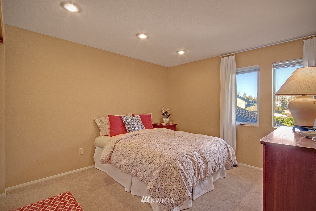 18202 152nd Avenue Southeast Renton, WA 98058 - Photo 17 of 21 Gallery Image 17