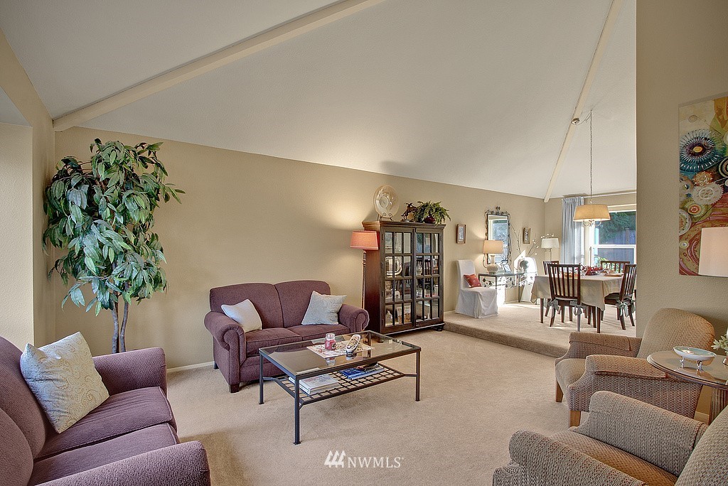 18202 152nd Avenue Southeast Renton, WA 98058 - Photo 3 of 21 Gallery Image 3