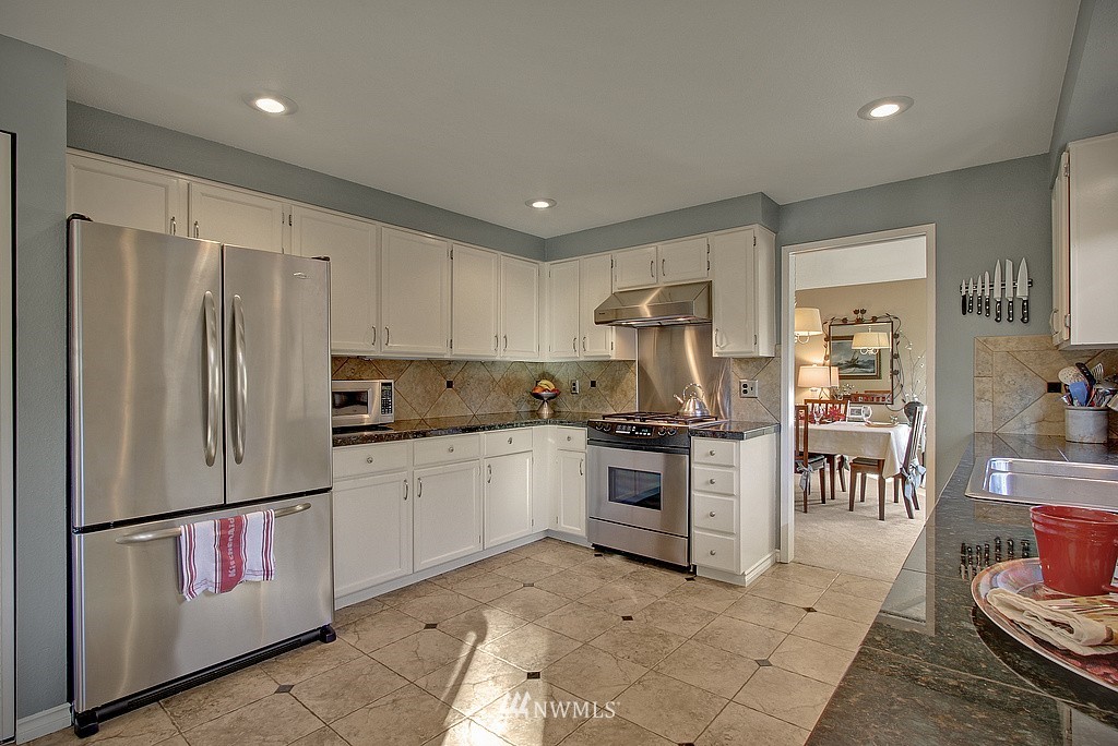 18202 152nd Avenue Southeast Renton, WA 98058 - Photo 7 of 21 Gallery Image 7