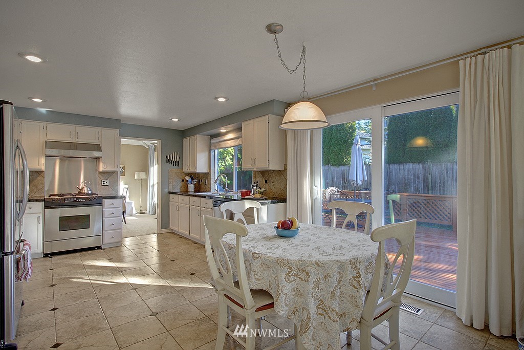 18202 152nd Avenue Southeast Renton, WA 98058 - Photo 9 of 21 Gallery Image 9