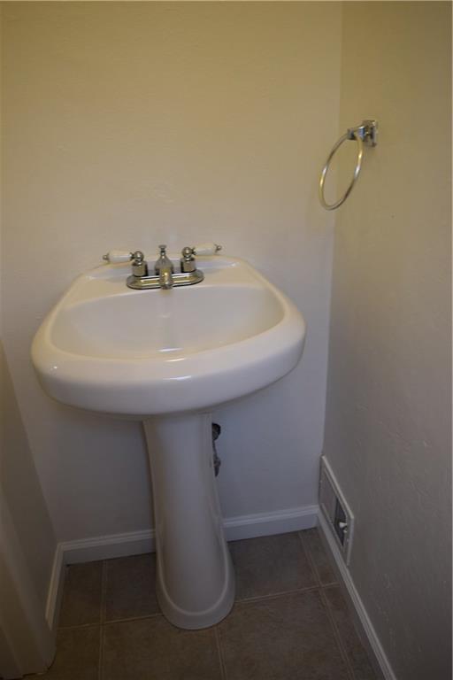 421 Sleepy Hollow Road Pittsburgh, PA 15228 - Photo 11 of 18 Main floor powder room